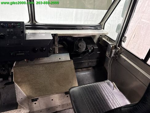 Used 2014 Ford E-350 and Econoline 350 Super Duty w/ A/C Prep Package image 6