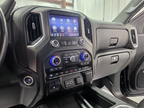 Used 2020 GMC Sierra 2500 Denali w/ Denali Ultimate Package AWD/4WD image 12