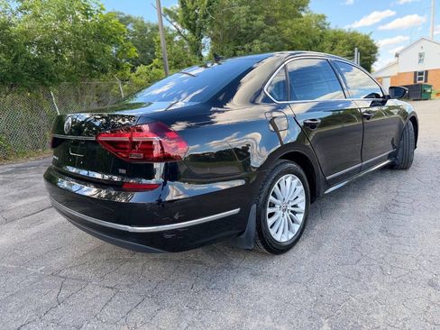 Used 2017 Volkswagen Passat 1.8T SE w/ SE Lighting Package FWD image 3