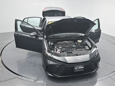 Used 2025 Toyota Camry LE image 47