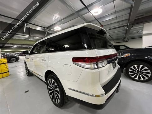 Certified 2023 Lincoln Navigator Reserve image 4