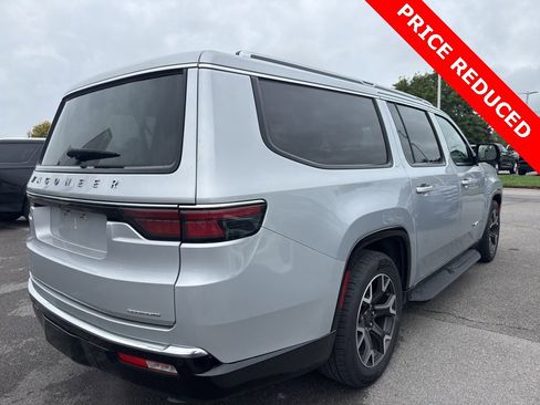 Used 2024 Jeep Wagoneer L Series III w/ Flexible Seating Group image 8