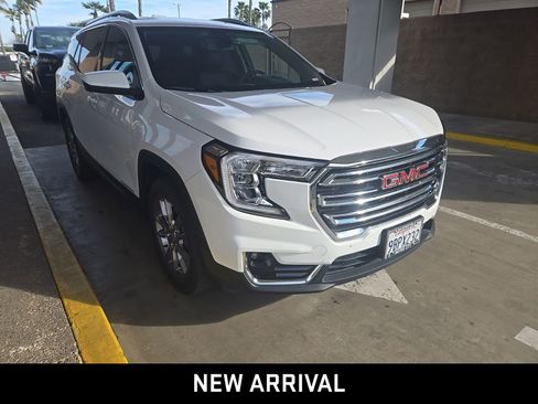 Certified 2022 GMC Terrain SLT w/ Infotainment Package II image 4