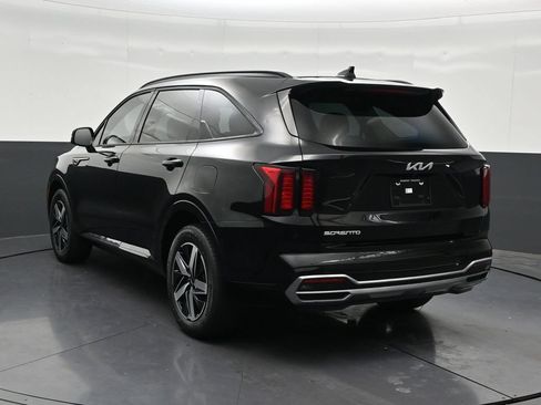 Used 2023 Kia Sorento S w/ Panoramic Sunroof Package FWD image 3