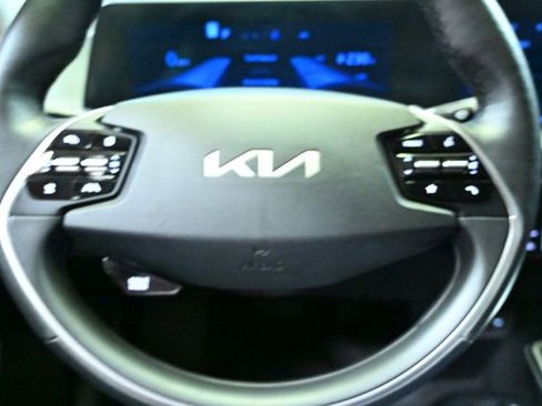 Used 2024 Kia EV6 Wind image 37