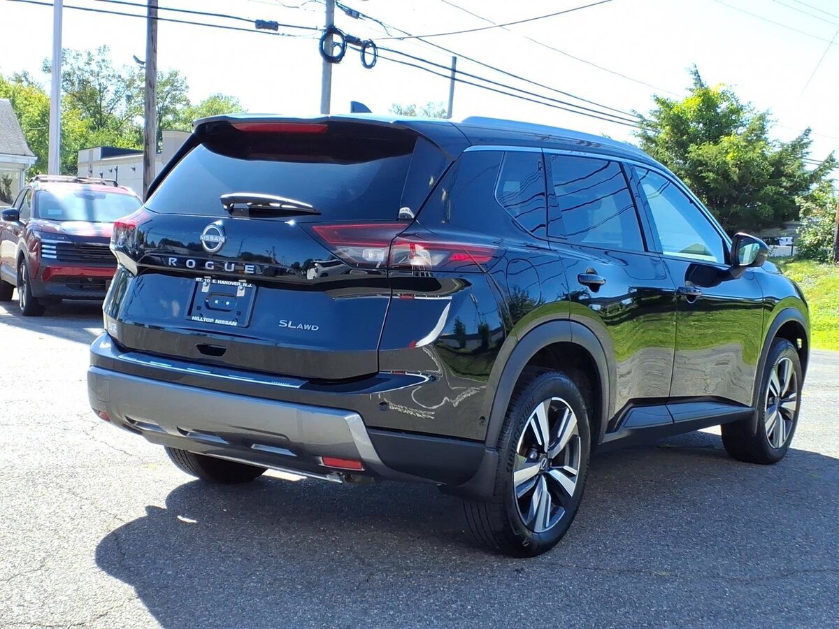 Used 2024 Nissan Rogue SL AWD/4WD image 5