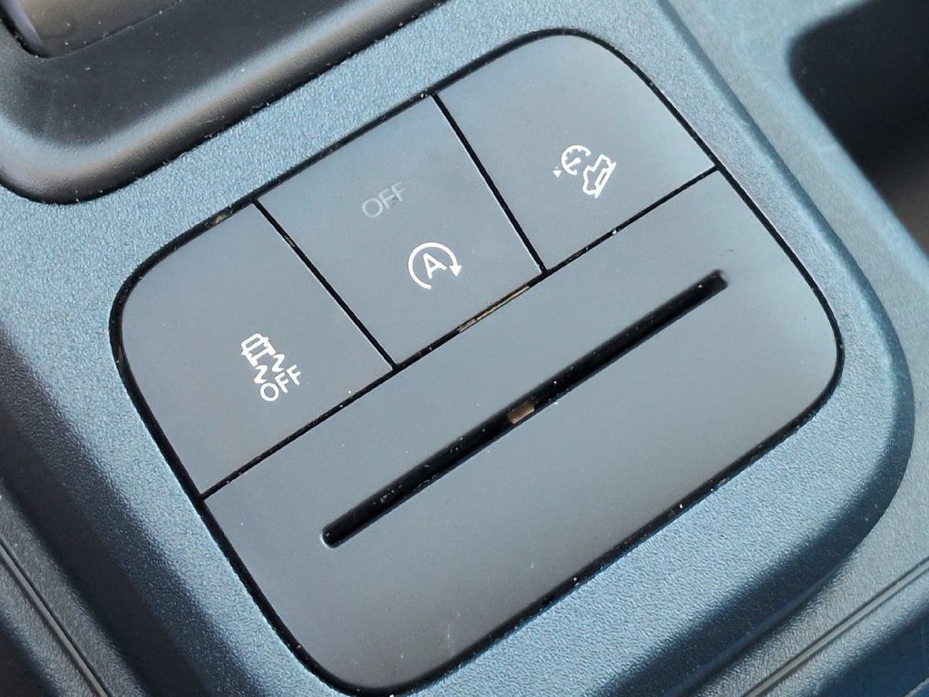 Used 2025 Ford Maverick XLT w/ XLT Luxury Package AWD/4WD image 36