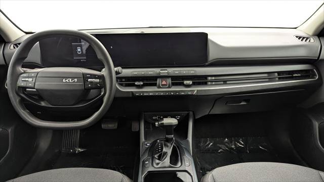 Used 2025 Kia K4 FWD image 26