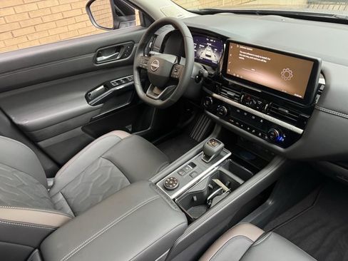 New 2026 Nissan Pathfinder Platinum AWD/4WD image 18