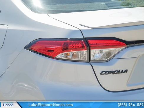 Used 2026 Toyota Corolla SE FWD image 12