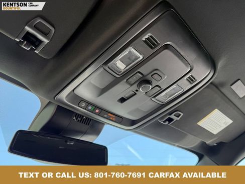 Used 2025 GMC Yukon XL Denali AWD/4WD image 26