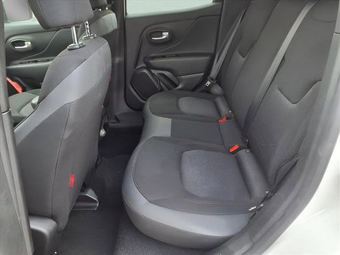 Used 2023 Jeep Renegade Trailhawk image 7