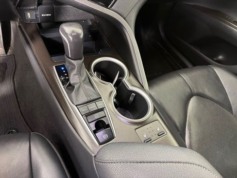 Used 2023 Toyota Camry XLE w/ Navigation Package FWD image 18