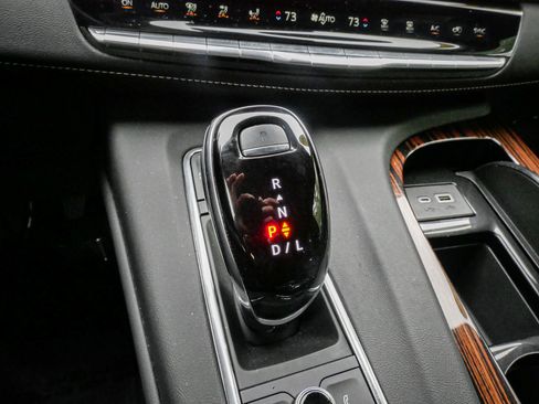Used 2024 Cadillac Escalade Luxury AWD/4WD image 26