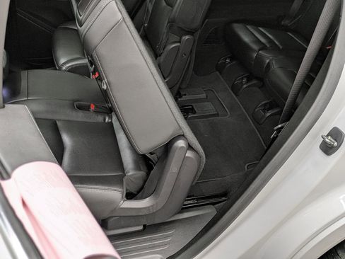 Used 2023 Cadillac XT6 Luxury image 25