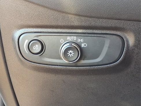 Used 2024 Chevrolet Equinox LT FWD image 17