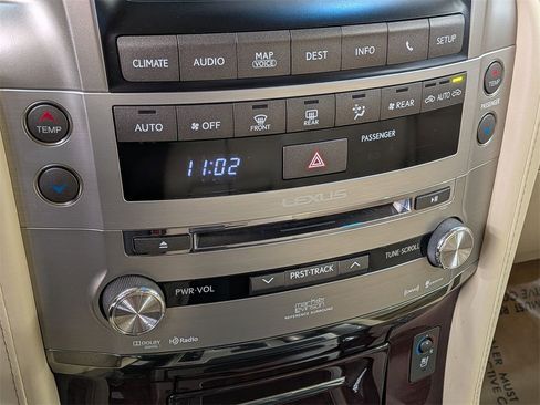 Used 2015 Lexus LX 570 4WD image 24