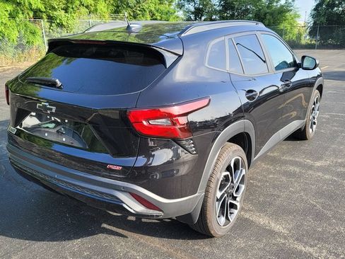Used 2025 Chevrolet Trax RS w/ Sunroof Package FWD image 6