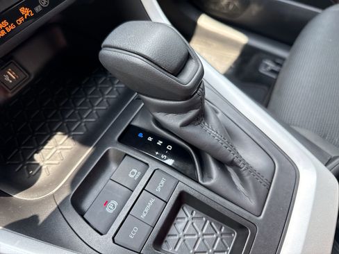 Certified 2024 Toyota RAV4 LE FWD image 21