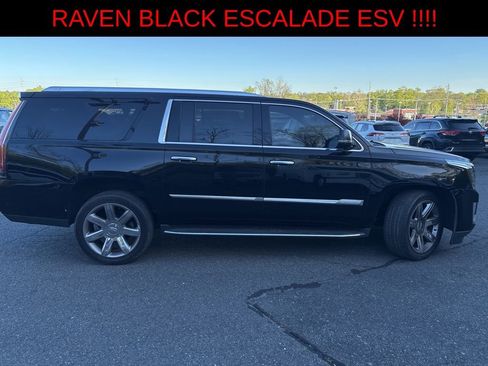 Used 2019 Cadillac Escalade ESV Luxury AWD/4WD image 5