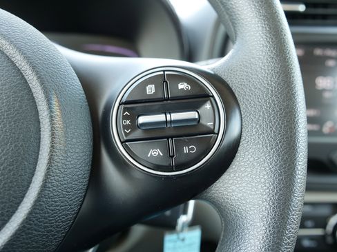 Used 2023 Kia Soul LX w/ LX Technology Package image 19