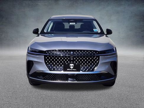 New 2025 Lincoln Nautilus Premier image 2