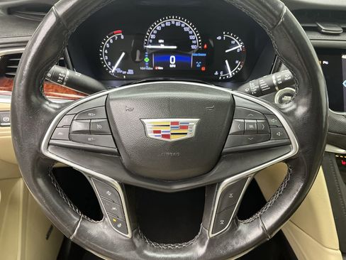 Used 2019 Cadillac XT5 Luxury image 16