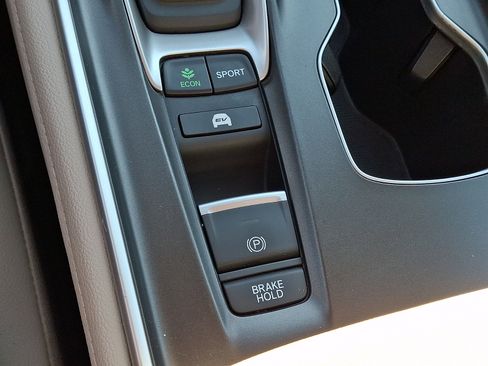 Used 2022 Honda Accord Touring image 30
