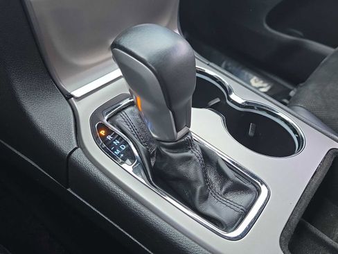 Used 2018 Jeep Grand Cherokee Altitude image 21