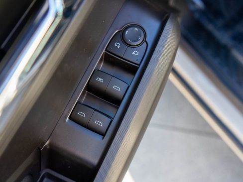 New 2026 GMC Canyon Elevation w/ Convenience Package image 17