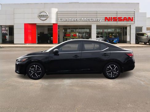 Used 2025 Nissan Sentra SV w/ Trunk Package image 6