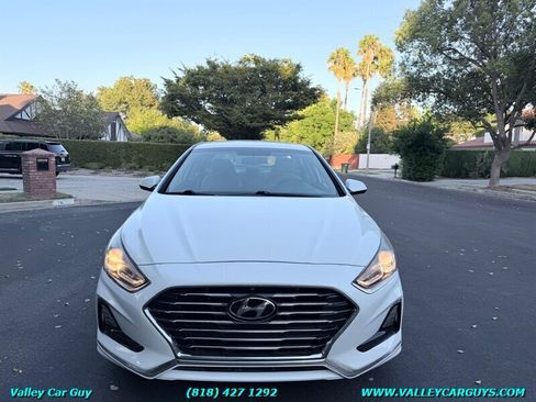 Used 2018 Hyundai Sonata SE FWD image 2