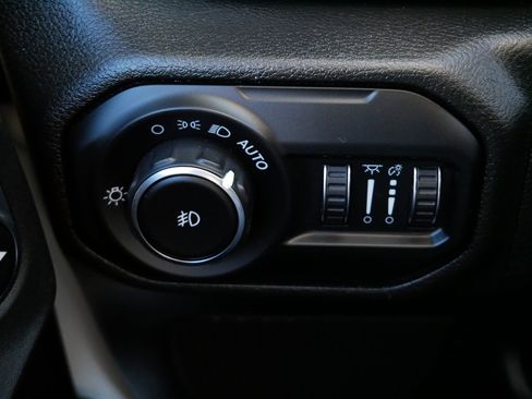 Used 2022 Jeep Wrangler Willys image 27