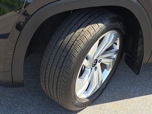 Used 2023 Volkswagen Atlas SE image 30