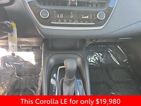 Used 2024 Toyota Corolla LE image 29