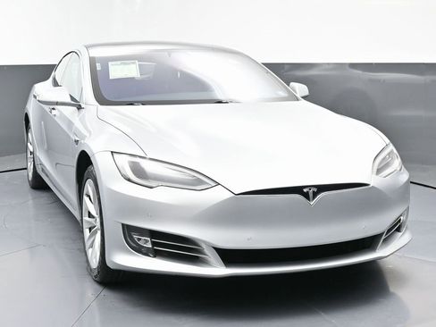 Used 2017 Tesla Model S 75 image 3