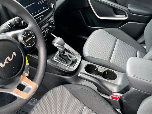 Used 2023 Kia Soul LX FWD image 18