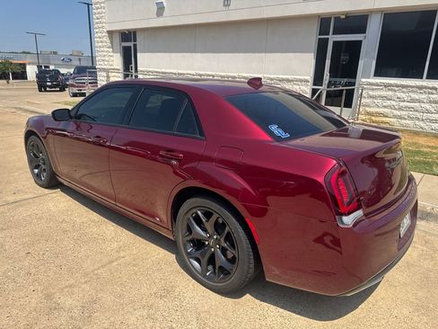 Used 2023 Chrysler 300 Touring L w/ Popular Equipment Group RWD image 10