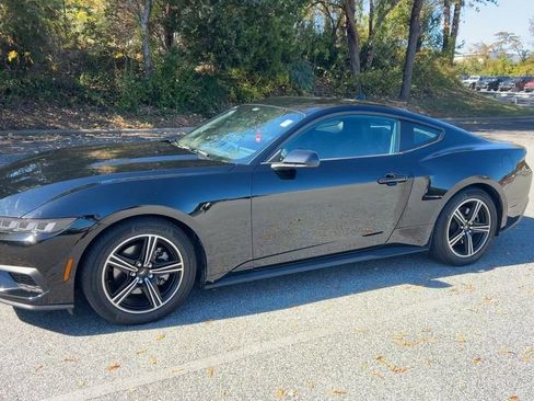 Used 2024 Ford Mustang Coupe image 31