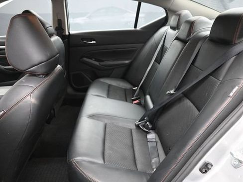 Used 2023 Nissan Altima 2.5 SR FWD image 11