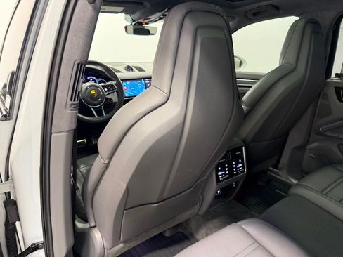 Used 2021 Porsche Cayenne GTS AWD/4WD image 25