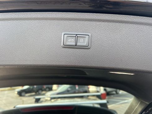 Used 2020 Audi Q5 e Premium Plus image 18