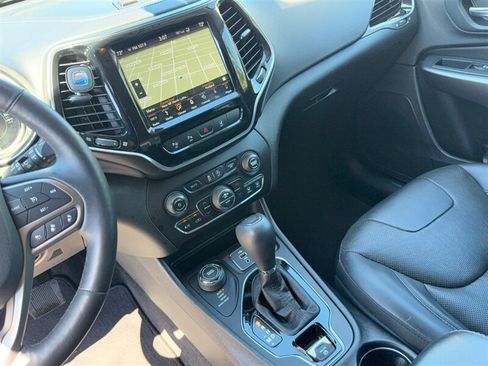 Used 2019 Jeep Cherokee Limited w/ Luxury Group AWD/4WD image 27