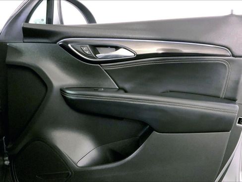 Used 2023 Buick Envision Essence image 25