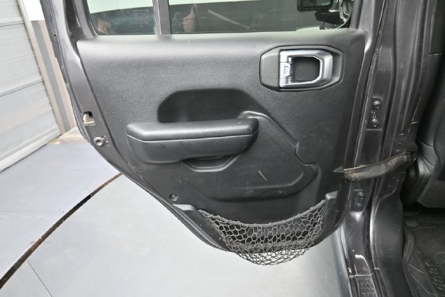 Used 2021 Jeep Wrangler Unlimited Rubicon AWD/4WD image 14