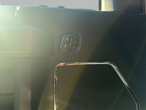 Used 2019 Ford F150 Platinum w/ Equipment Group 701A Luxury image 26