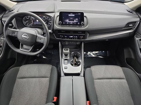 Used 2025 Nissan Rogue SV FWD image 18