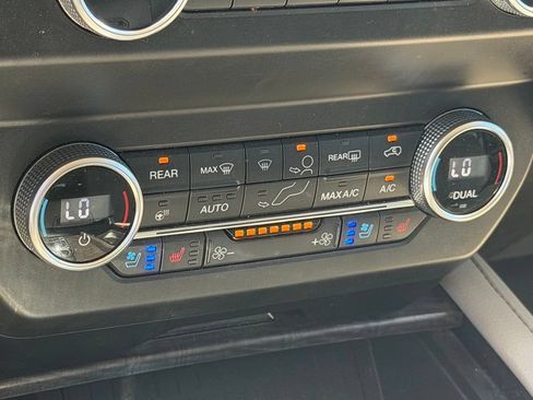 Used 2019 Ford Expedition Max Limited RWD image 21