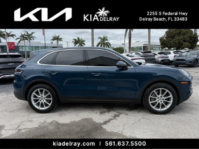Used 2024 Porsche Cayenne AWD/4WD image 2