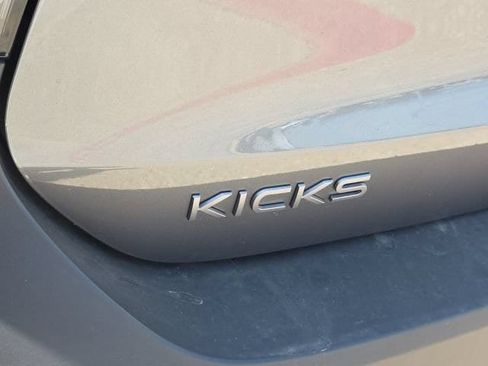 Used 2025 Nissan Kicks SV AWD/4WD image 12